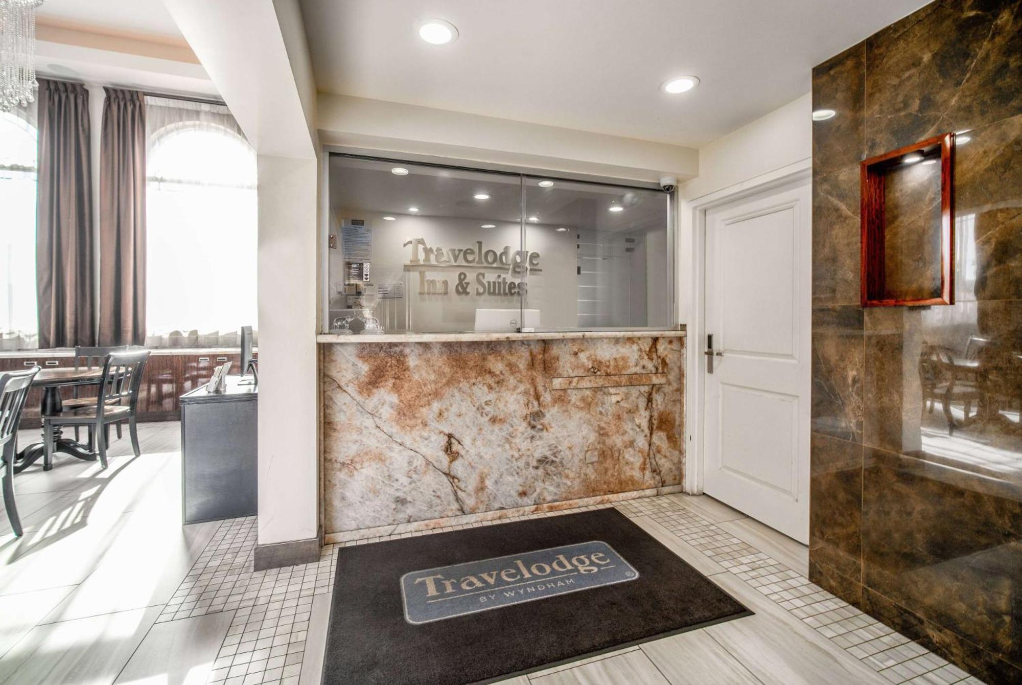 Travelodge Inn & Suites By Wyndham Bell Los Angeles Area Exterior photo